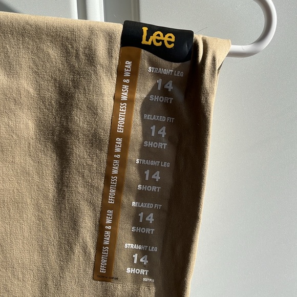 Lee Women's Relaxed Fit All Day Straight Leg Pant - Picture 2 of 3